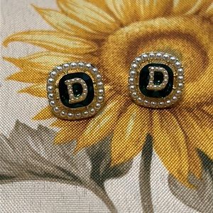 Luxury earrings green gem and pearls ‼️‼️SALE‼️‼️